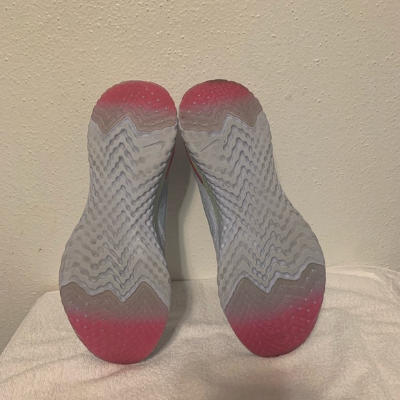 COPY - Nike EPIC Flyknit Running Shoes - Great Condition - Picture 7 of 7